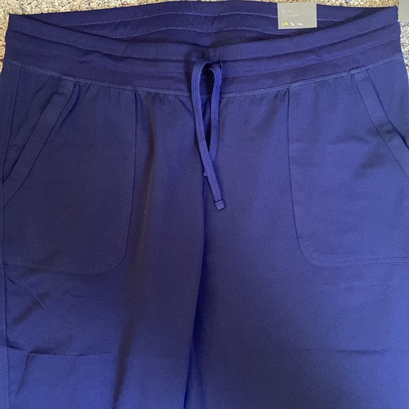 Old Navy Active Women’s Navy Blue Joggers Activewear Sz L NWT - Picture 2 of 8